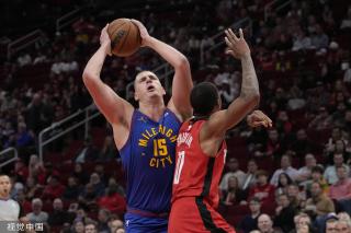 迅速做出反 迅速做出反